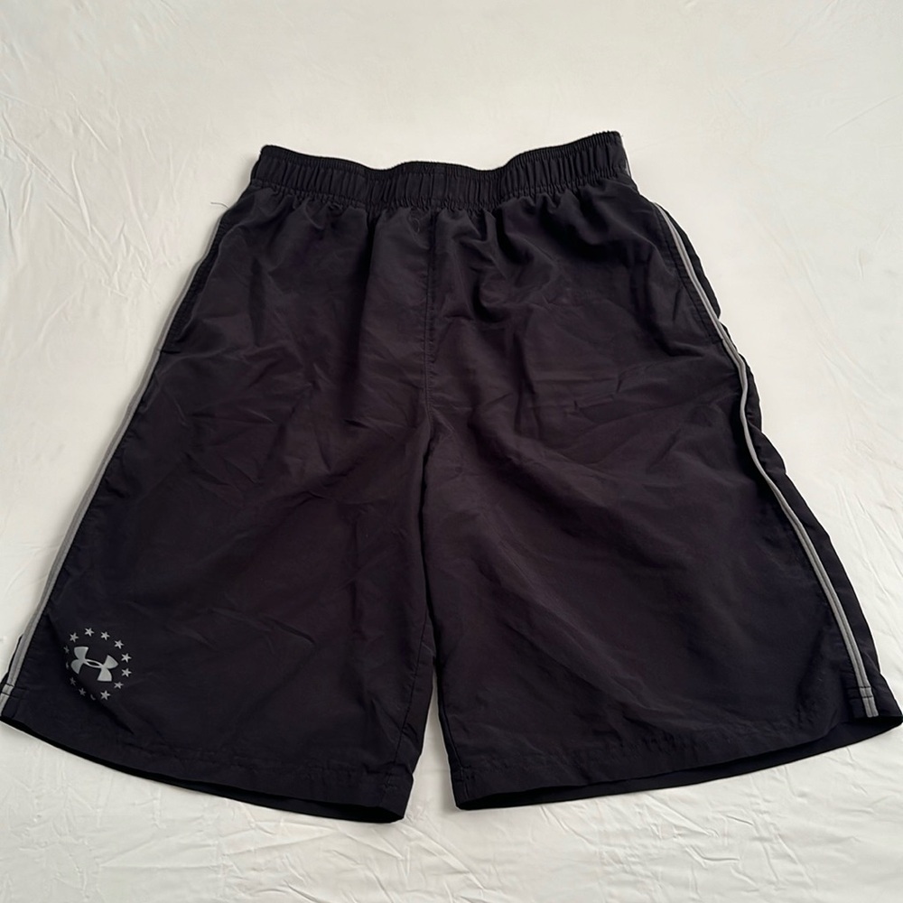 Under Armour black lightweight athletic shorts